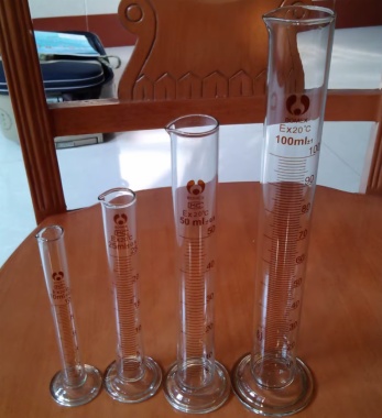 Graduated cylinder