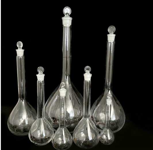 Volumetric flask with stopper