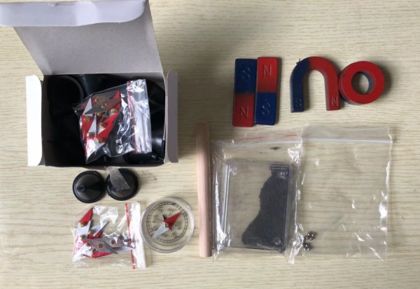 A Sett of devices for studying the Earth's magnetic field